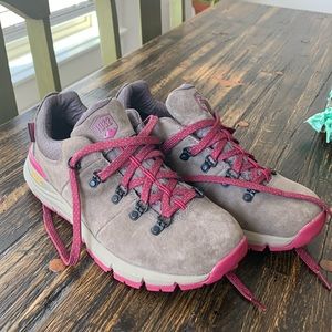 Danner hiking shoes- size 8